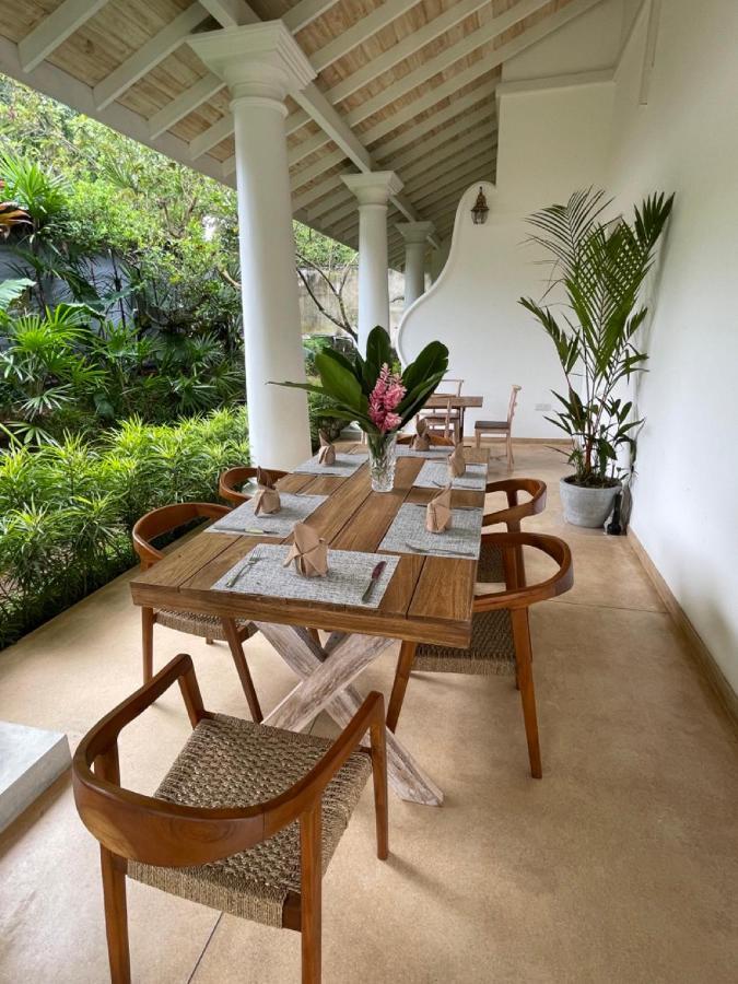 Claire Villa By Younger Villas & Resorts Ahangama Exteriör bild