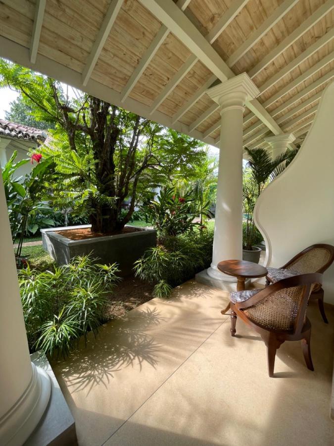 Claire Villa By Younger Villas & Resorts Ahangama Exteriör bild
