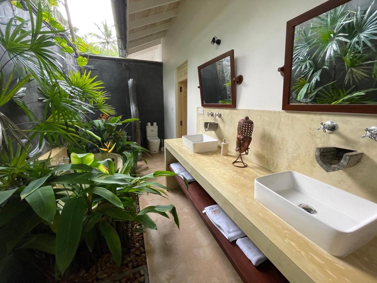 Claire Villa By Younger Villas & Resorts Ahangama Exteriör bild