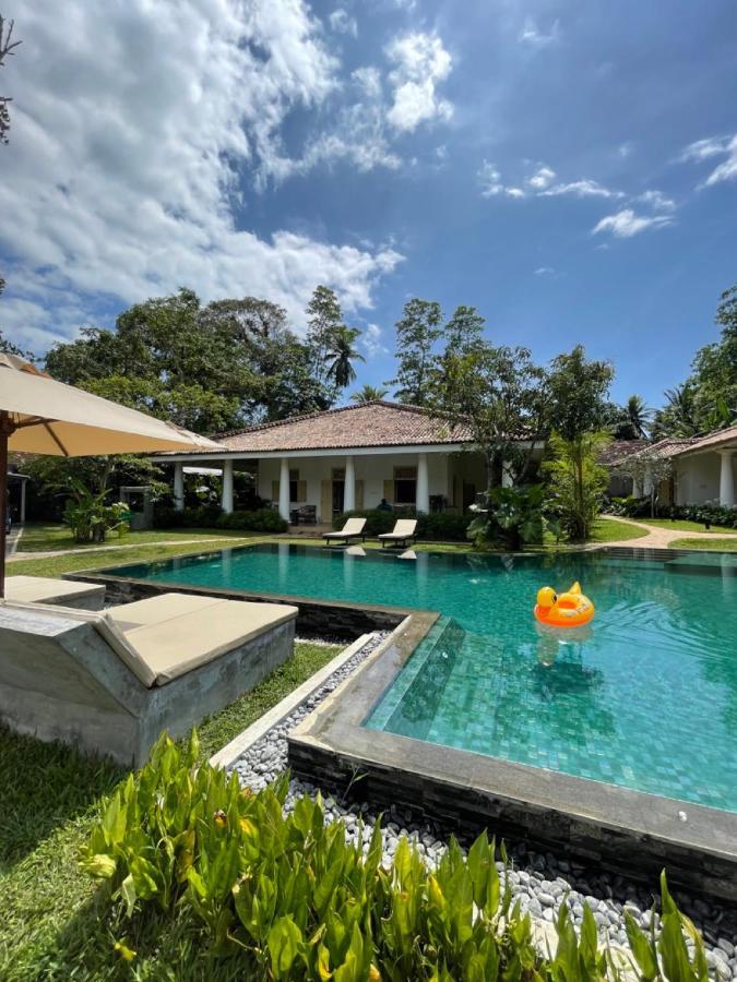 Claire Villa By Younger Villas & Resorts Ahangama Exteriör bild