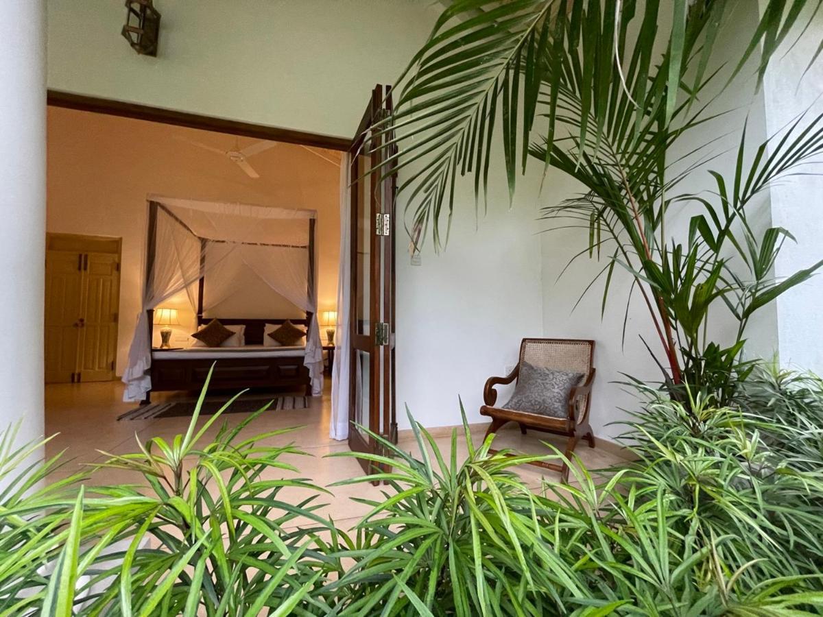 Claire Villa By Younger Villas & Resorts Ahangama Exteriör bild