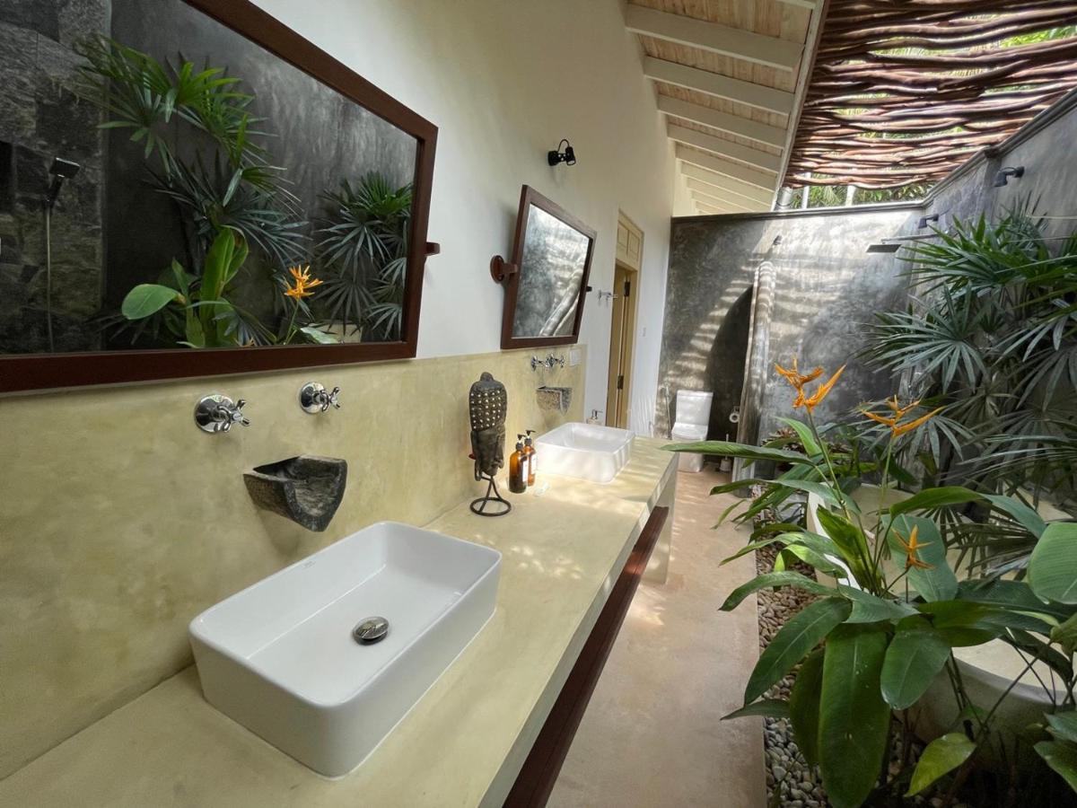 Claire Villa By Younger Villas & Resorts Ahangama Exteriör bild