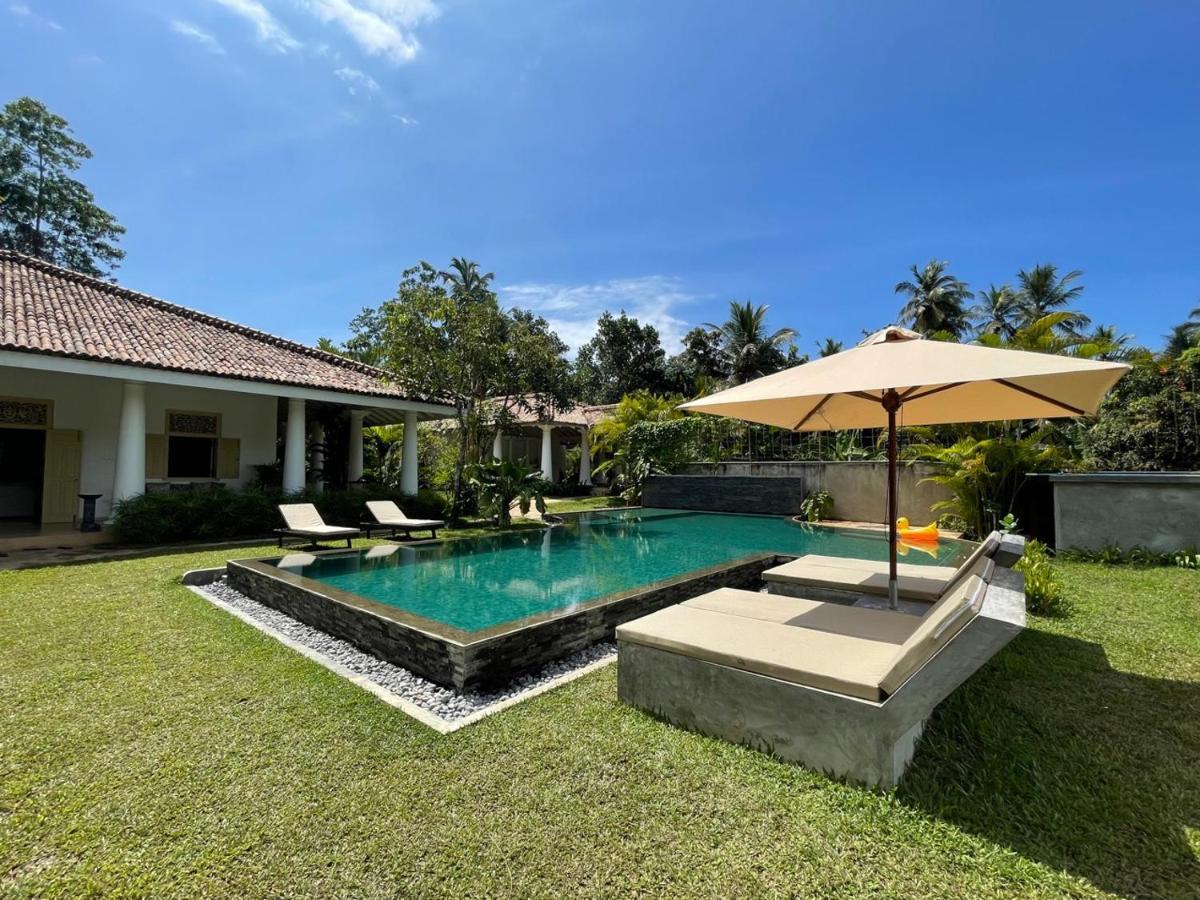 Claire Villa By Younger Villas & Resorts Ahangama Exteriör bild