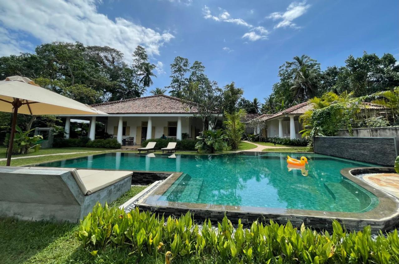Claire Villa By Younger Villas & Resorts Ahangama Exteriör bild