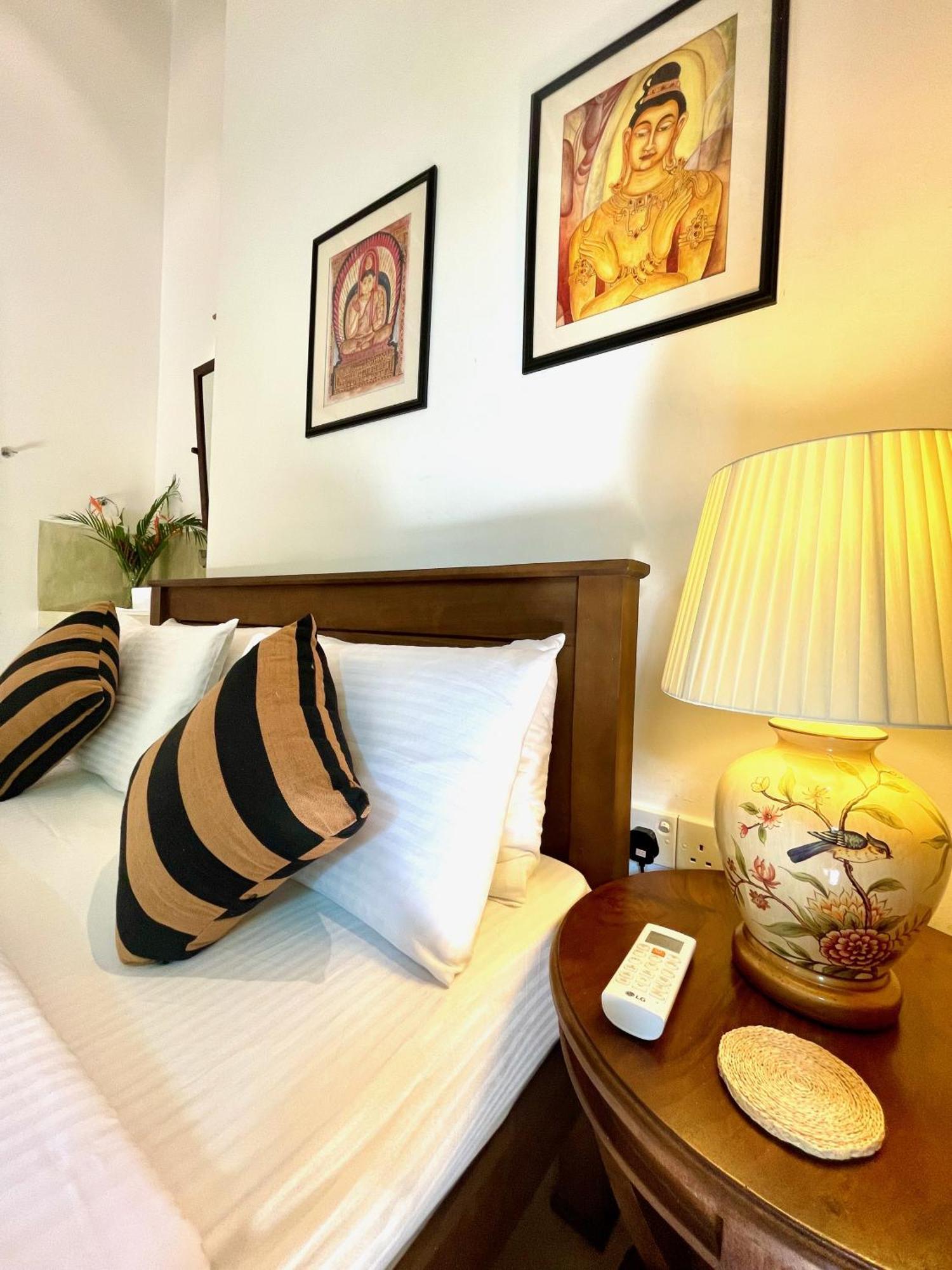 Claire Villa By Younger Villas & Resorts Ahangama Exteriör bild