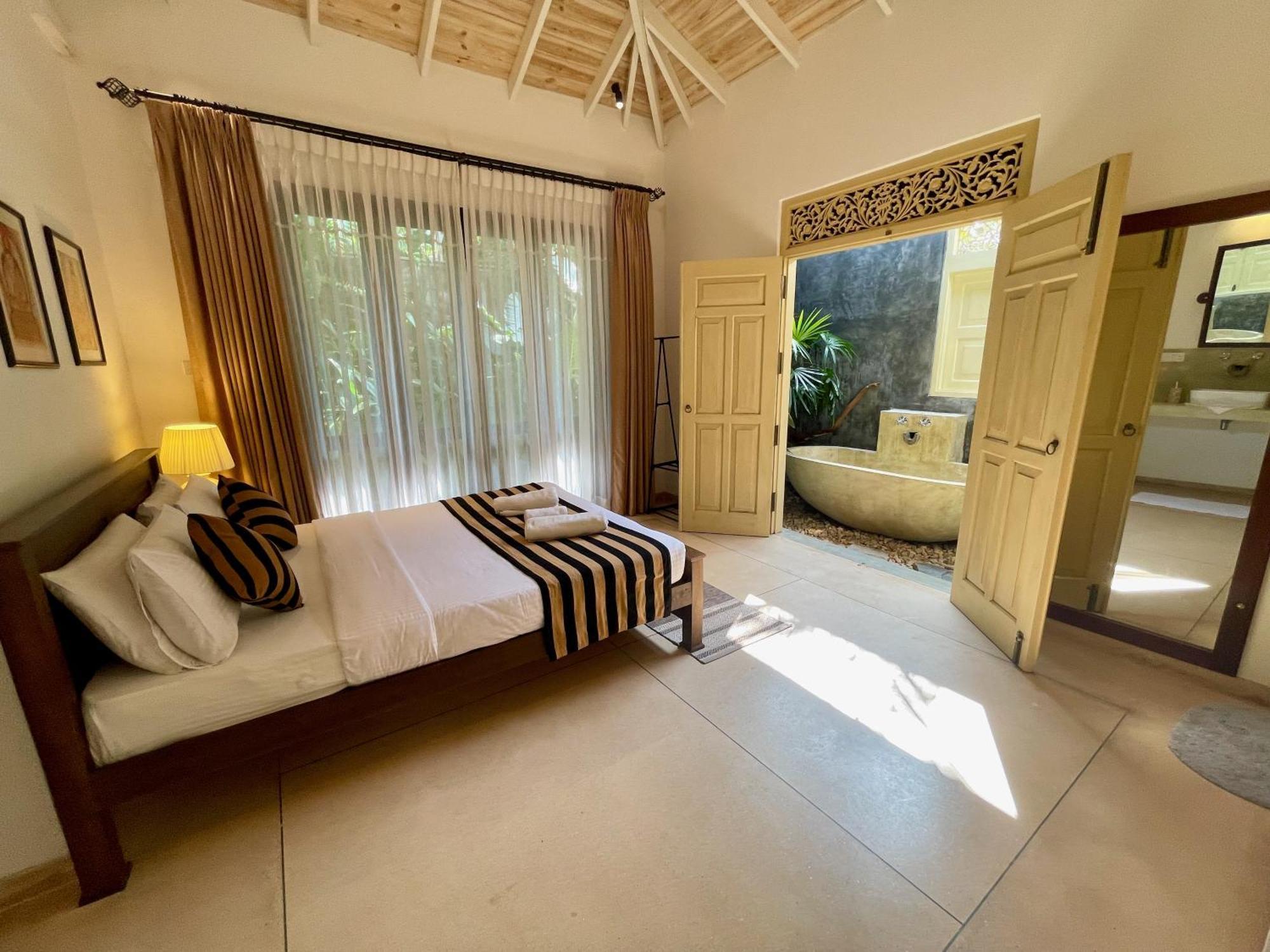 Claire Villa By Younger Villas & Resorts Ahangama Exteriör bild
